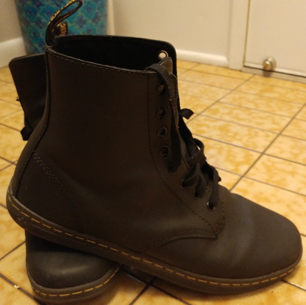 Dr. Martens Men's Tobias Size 11 US